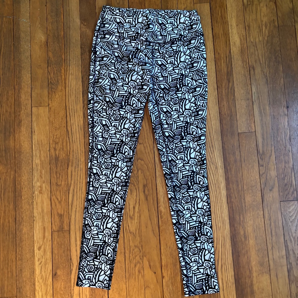 Modetta black and white leggings